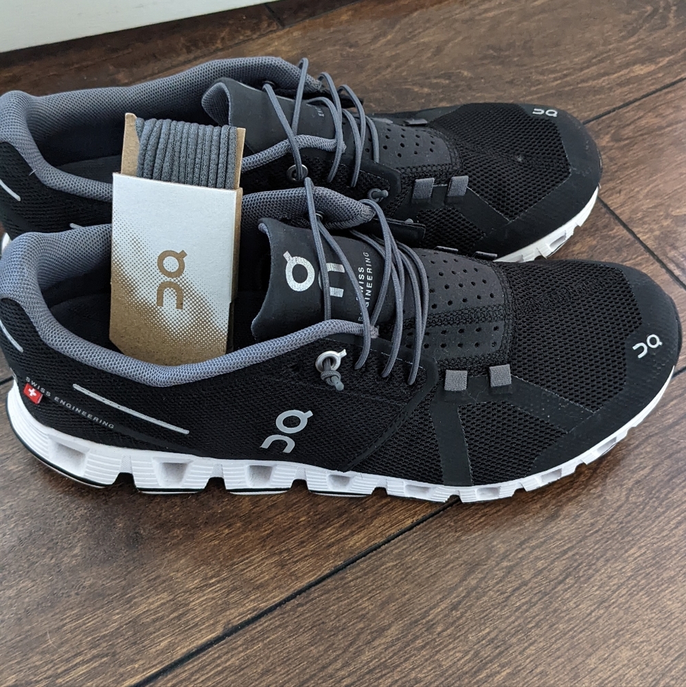 On Cloud black 8.5